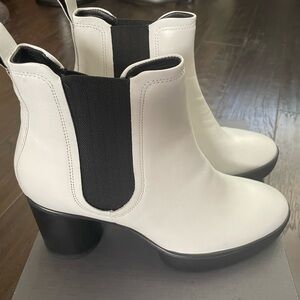 Ecco boot - brand new size 37